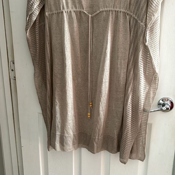 Cover up - Picture 2 of 10